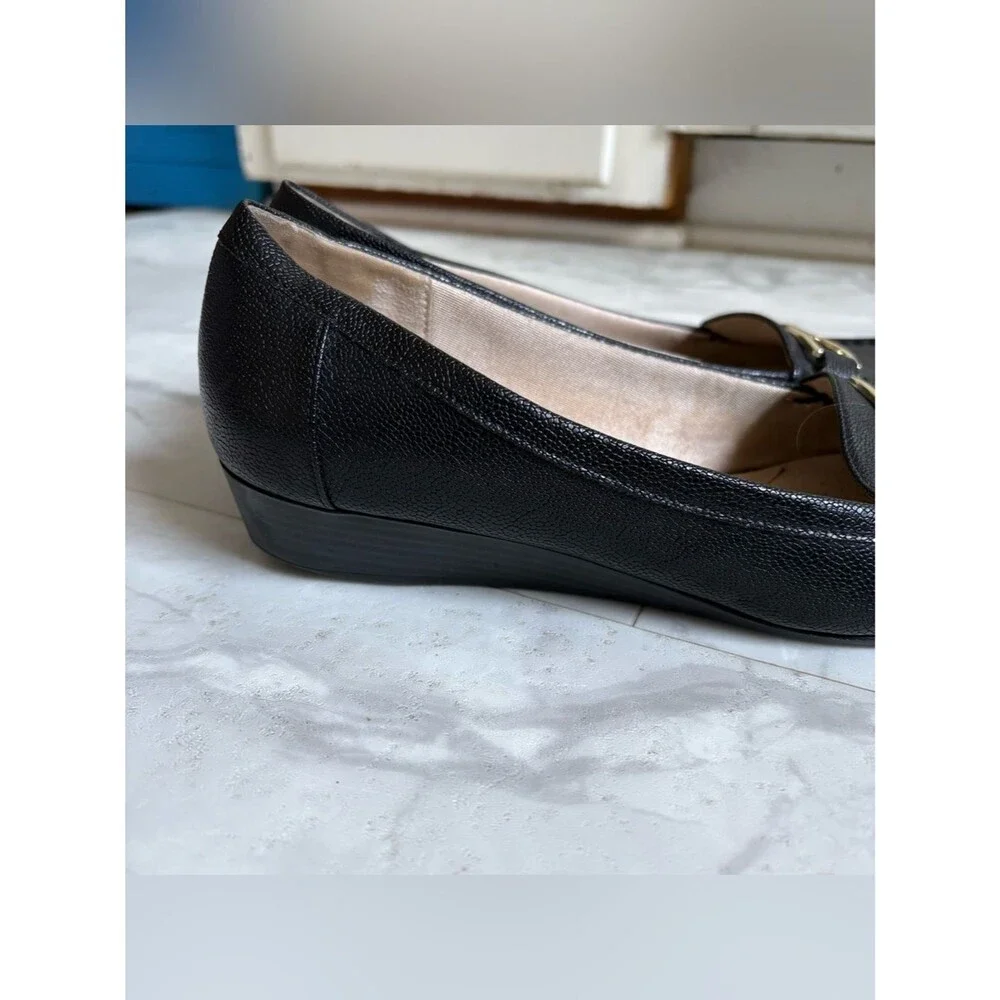 Life Stride Black Leather Loafers with Silver Accent Hardware Size 9.5